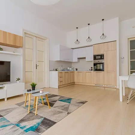 Luminous Design - W18 Budapest