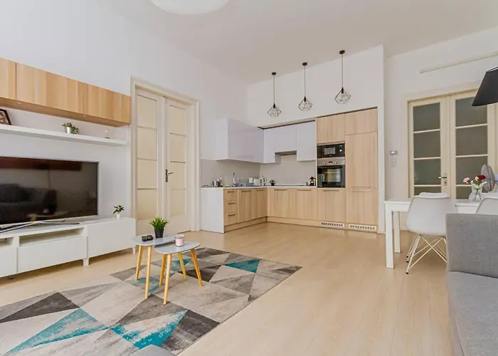 Luminous Design - W18 Budapešť