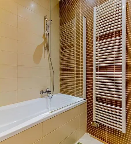 Luminous Design - W18 * Budapešť